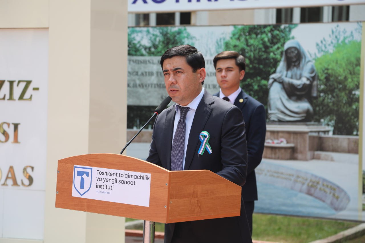 Toshkent to‘qimachilik va yengil sanoat institutida soha prorektorlari, bo‘lim boshliqlari, fakultet dekanlari, dekan o‘rinbosarlari va professor-o‘qituvchi hamda talaba-yoshlar ishtirokida “9-may – Xotira va qadrdash kuni”  munosabati bilan  “Inson Aziz-Xotira Muqaddas” shiori ostida   “Xotira abadiy-xotira mangu” mavzusida ma’naviy-ma’rifiy tadbir tashkil etildi