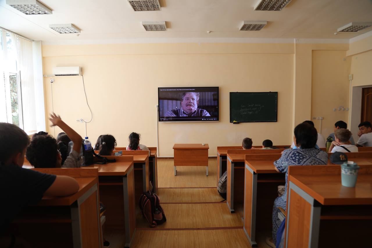 Mahalla bolajonlari uchun kino kechasi taskil etildi
